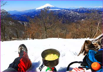 檜洞丸で昼餉