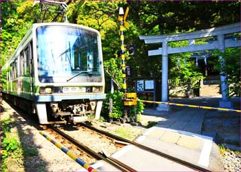 御霊神社と江ノ電