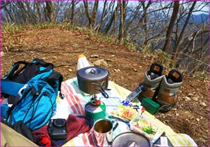 山頂で昼餉