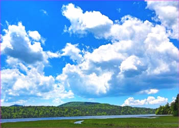 尾瀬沼の遠い空