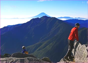 甲斐駒より富士山