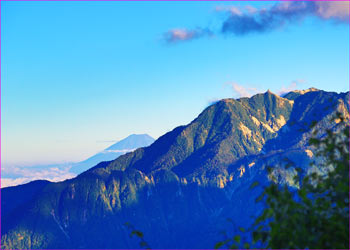 鳳凰山に富士が