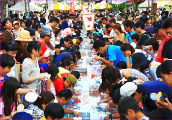 藤沢金魚すくい祭り