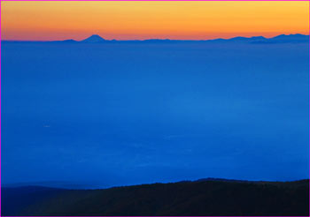 夕暮れ富士遠望