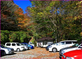 金時神社駐車場