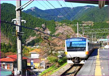 御嶽駅にて