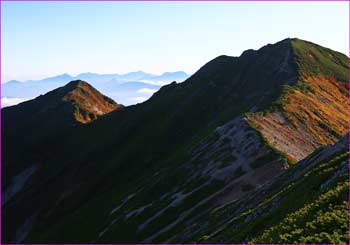 中峰に北峰展望