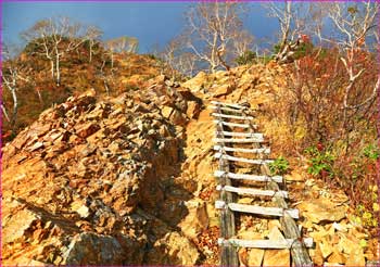 赤岩尾根上部ハシゴ