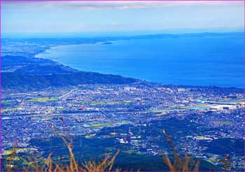 相模湾に江ノ島