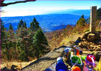 山頂で昼餉