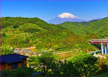 嵐集落から富士山