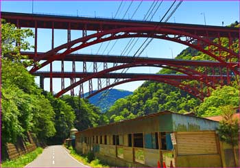 東名陸橋