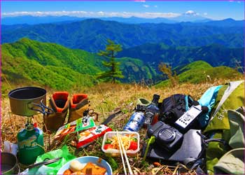 鷹ノ巣山頂で宴