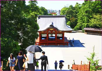 鶴岡八幡宮舞殿