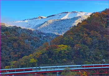 谷峨駅から大野山