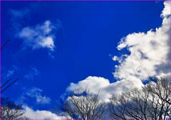 天気回復青空が