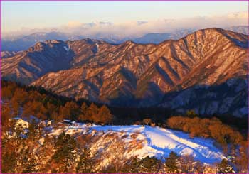 三ツ峠山荘方面展望