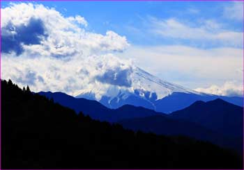 富士山に雲が