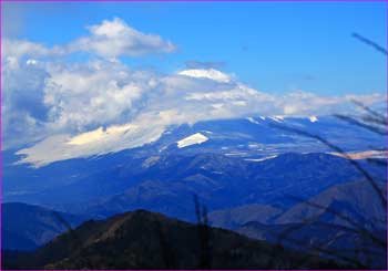 富士山雲に