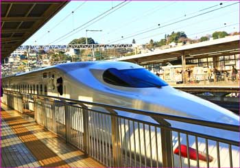 小田原駅ホームにてひかり