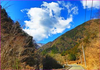 空に雲わく