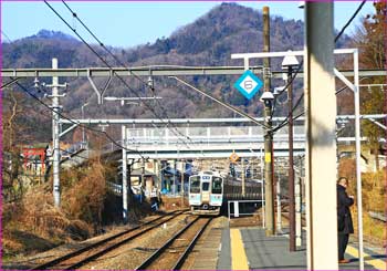 鳥沢駅ホーム