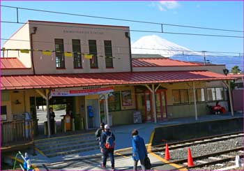 下吉田駅富士