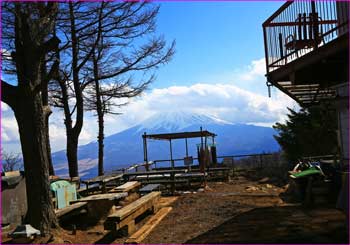 三ツ峠山荘にて