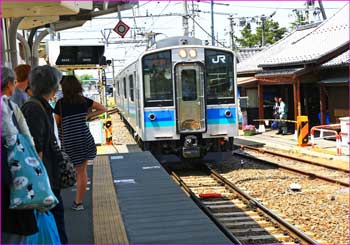 穂高駅ホーム