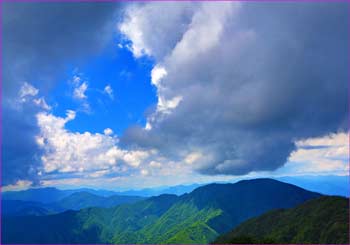 雲わく