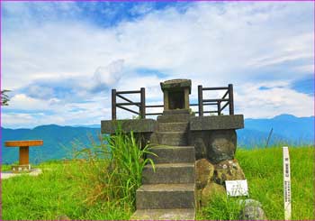 大野山頂祠