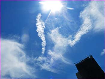 梅雨明けた空