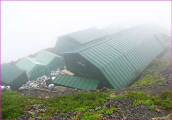 霧の小屋