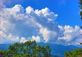 雲わく