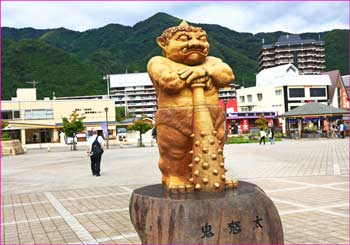 鬼怒川温泉駅前