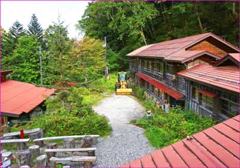 日光沢温泉建屋