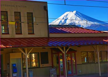 下吉田駅の富士