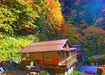 三条の湯秋景