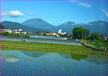 男体山