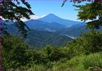 百蔵山から富士山