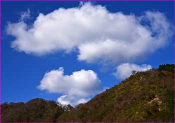 雲湧く