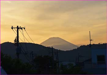 渋沢駅から富士山