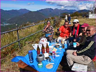 山頂で宴