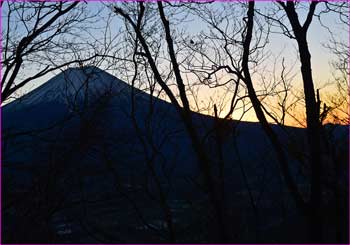 富士山夜明け