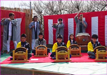 祭りの子供太鼓