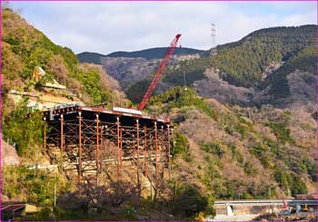 新東名河内川橋建設