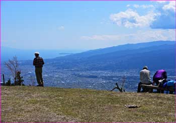 山頂で