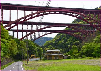 東名陸橋