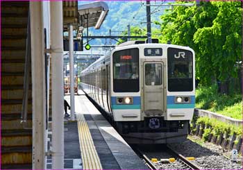 高尾行き電車