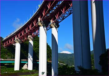 東名陸橋